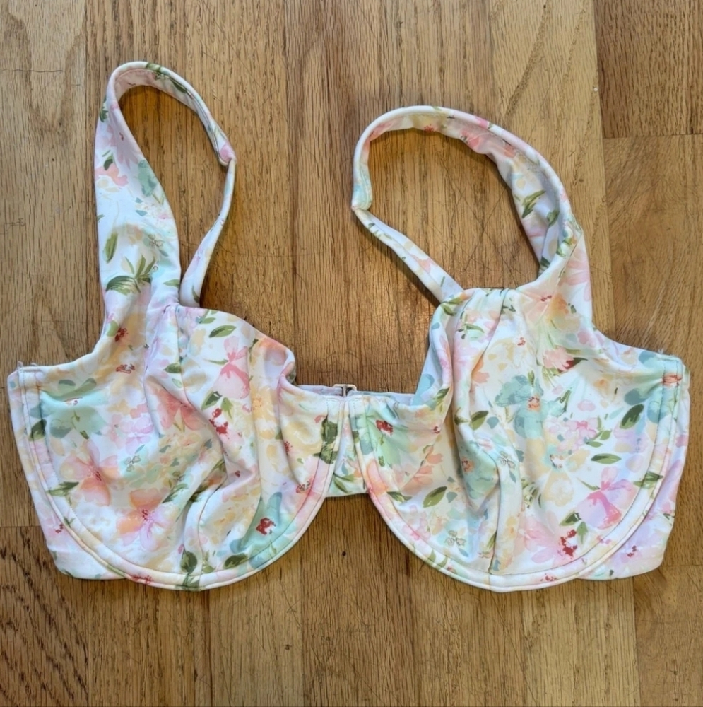 Abercrombie & Fitch Curve Love Floral Flower Pastel Bikini Swim Top Size LARGE